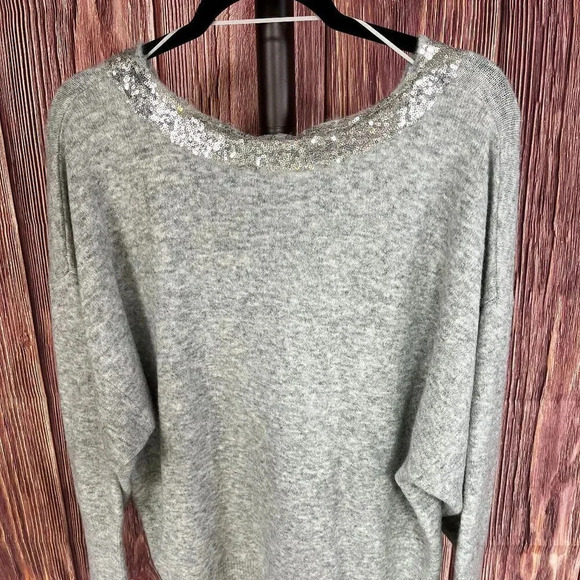 NWT Gibson Latimer Grey sweater with sequins Ladies size L - Picture 3 of 3